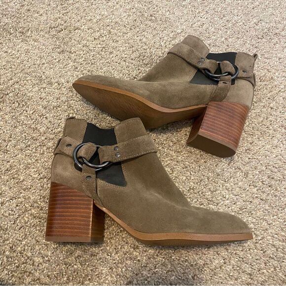 Marc Fisher View Suede Harness Chelsea Boots Women’s Size 8 - Picture 2 of 11
